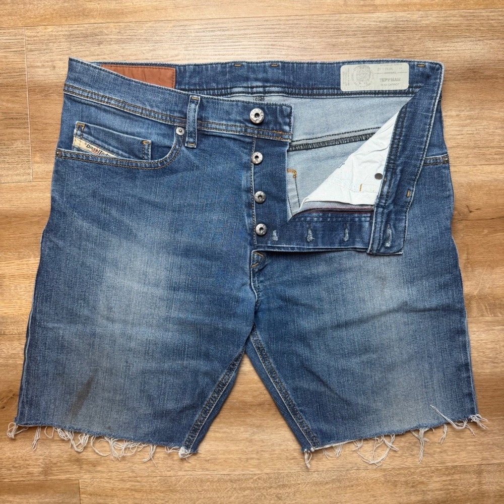 Diesel Tepphar Denim Shorts Mens 32 Blue Cutoff Raw Hem 8" Button Fly Stretch